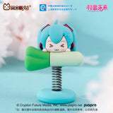 Moeyu Hatsune Miku squinty-eyed soft rubber rocking toy featuring a cute Miku design, suitable for car dashboards, desks, and display collections.